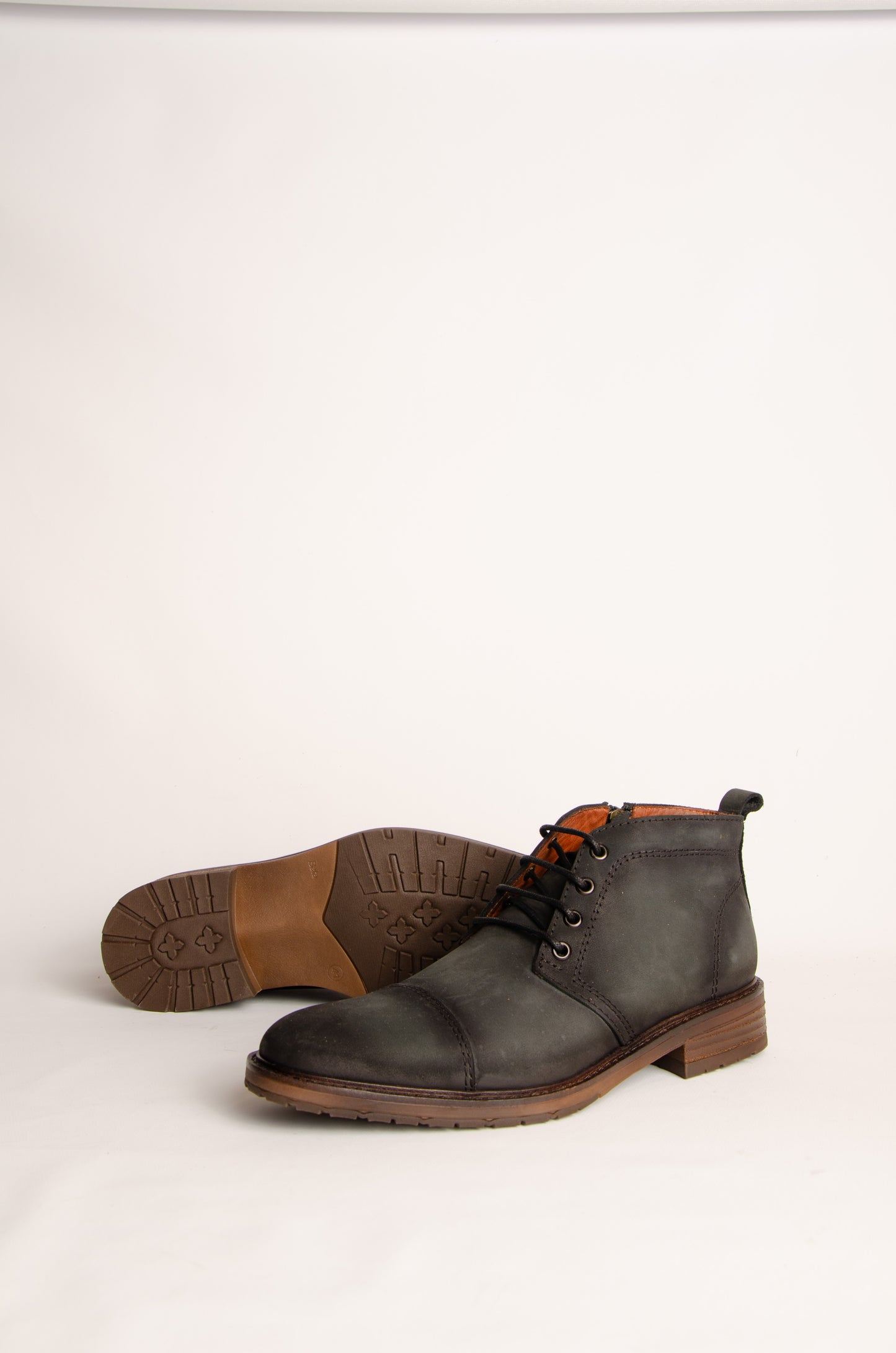 Borcego Ubaldo Negro