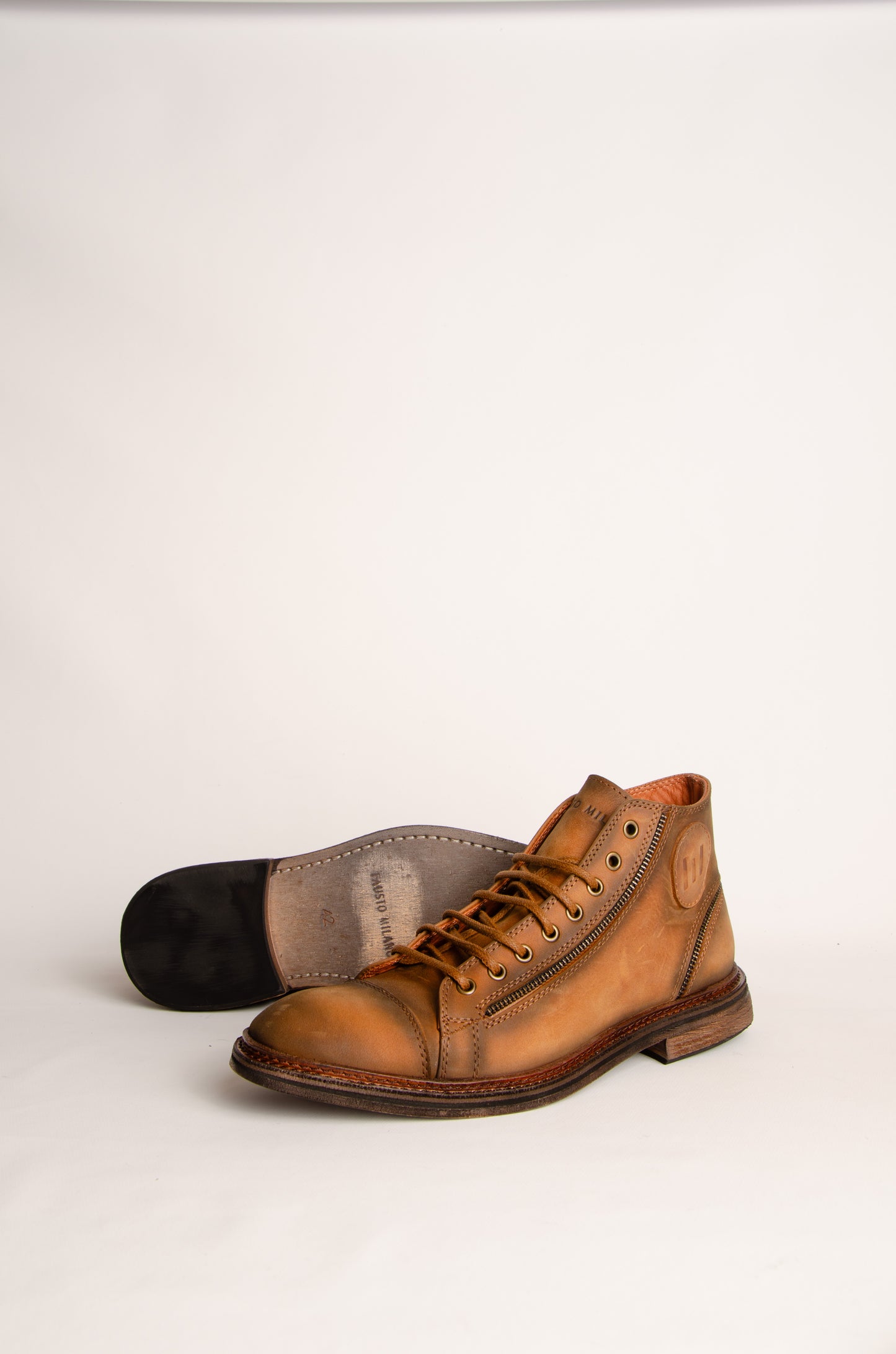 Bota Isidoro Suela