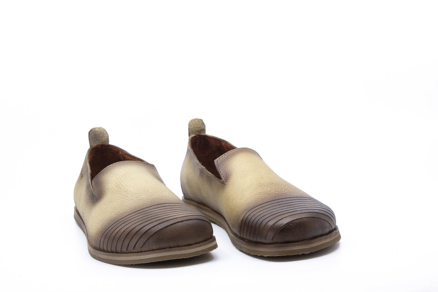 Zapato Barefoot Puntera Camel