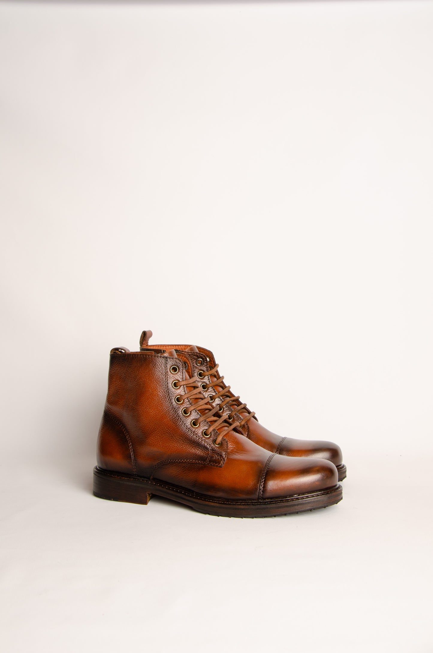 Bota Diulio Suela