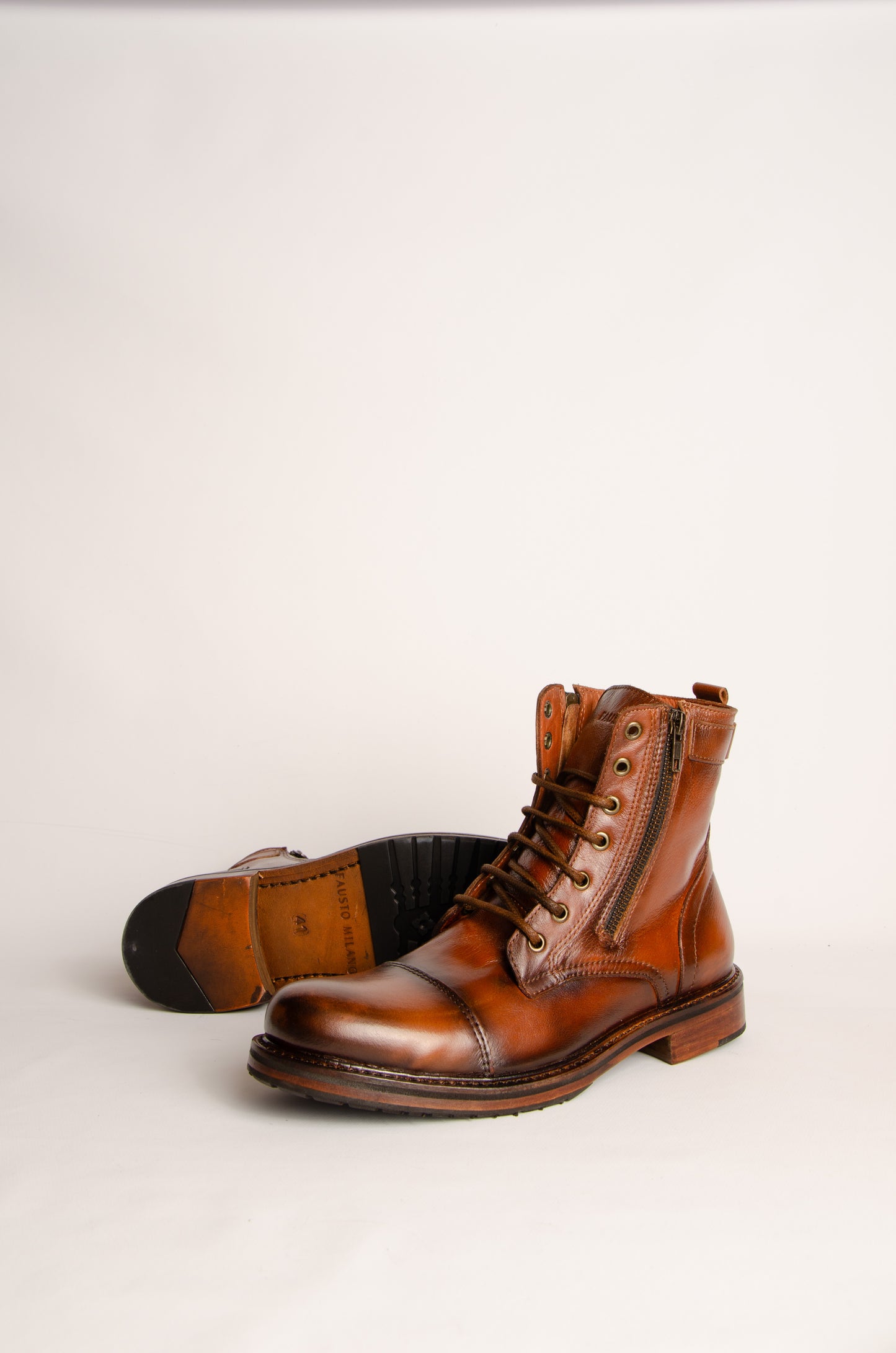 Borcego Ferruccio Suela