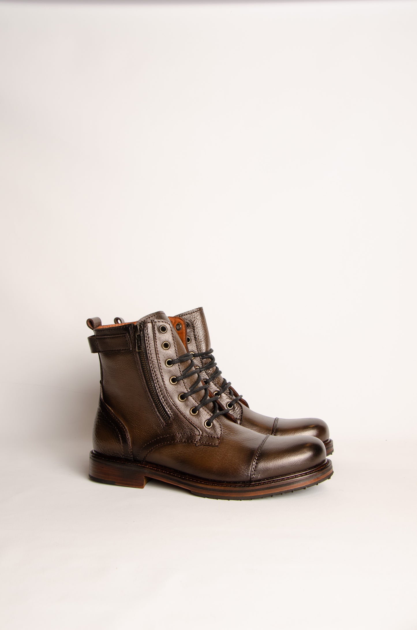 Borcego Ferruccio Choco